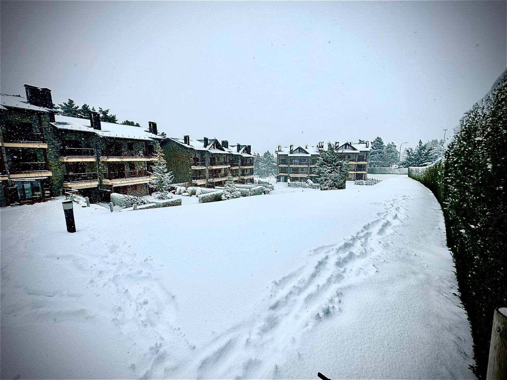 Atico Duplex A Pie De Pistas De Esqui Bed & Breakfast ลา มอลินา ภายนอก รูปภาพ